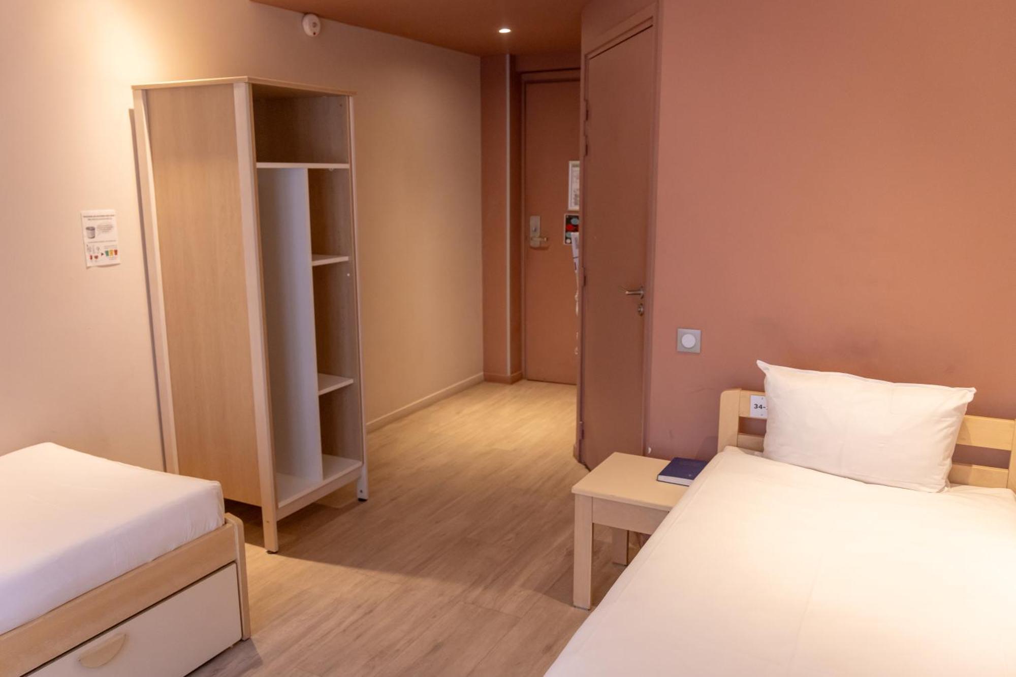 Hostel Adveniat Parijs